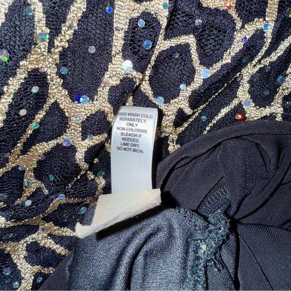 Catos Women’s Plus 18/20 Black Gold Metallic Top Leopard Print Dolman Sleeves - Picture 7 of 11